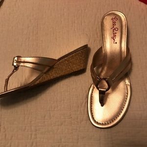 LILLY PULITZER MCKIM WEDGE | GOLD | 9.5 | NWT